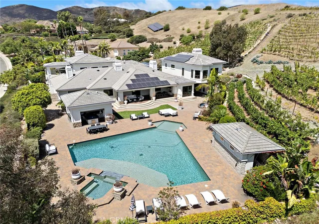 Photo 1 of Mansion for sale at 3202 Portico Del Norte, San Clemente, CA 92673 | MLS# OC26005876 | Listing updated on 2026-10-02