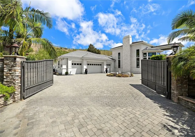 Photo 2 of Mansion for sale at 3202 Portico Del Norte, San Clemente, CA 92673 | MLS# OC26005876 | Listing updated on 2026-10-02