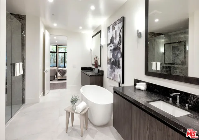 2nd image of 425 N Palm Dr #102, Beverly Hills, CA 90210 | MLS# 25630999