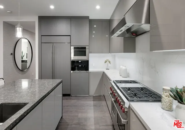 3rd image of 425 N Palm Dr #102, Beverly Hills, CA 90210 | MLS# 25630999