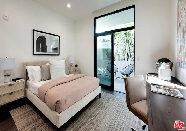 4th image of 425 N Palm Dr #102, Beverly Hills, CA 90210 | MLS# 25630999