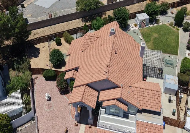 2nd image of 20404 Half Moon Ct, Apple Valley, CA 92308 | MLS# HD26004752