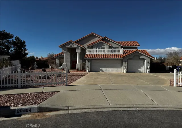 3rd image of 20404 Half Moon Ct, Apple Valley, CA 92308 | MLS# HD26004752