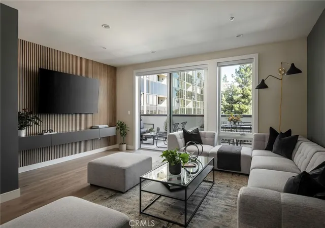 Photo 3 of Sale Pending at 380 Cordova St #505, Pasadena, CA 91101 | MLS# PF26006504 | Listing updated on 2026-09-30