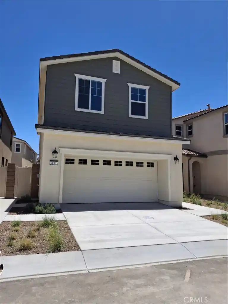 Listing Photo 2 - Condo for sale in 31351 Siskiyou Ct located at 31351 Siskiyou Ct, Winchester, CA 92596 - Unit 31351 Siskiyou Ct