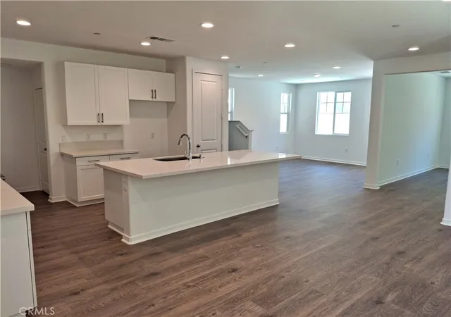 Listing Photo 4 - Condo for sale in building located at 31351 Siskiyou Ct, Winchester, CA 92596
