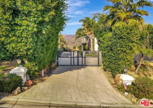 Photo 3 of Mansion for sale at 27425 Calicut Rd, Malibu, CA 90265 | MLS# 26634061 | Listing updated on 2026-09-24