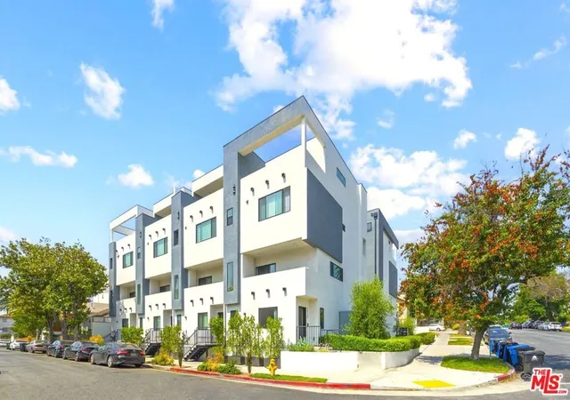 1st image of 497 N St Andrews Pl, Los Angeles, CA 90004 | MLS# 26636299