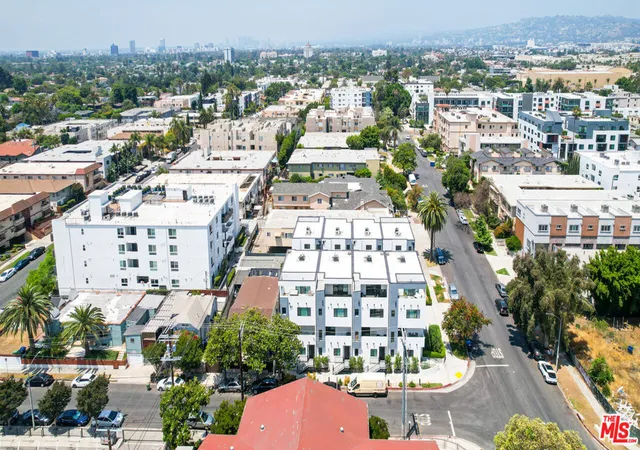 32nd image of 497 N St Andrews Pl, Los Angeles, CA 90004 | MLS# 26636299