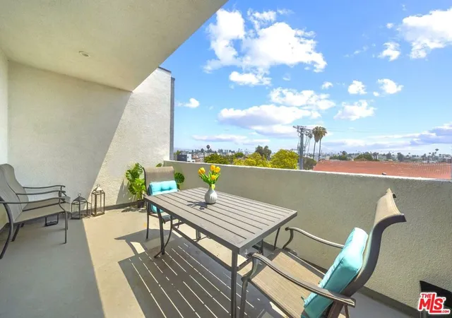 5th image of 497 N St Andrews Pl, Los Angeles, CA 90004 | MLS# 26636299