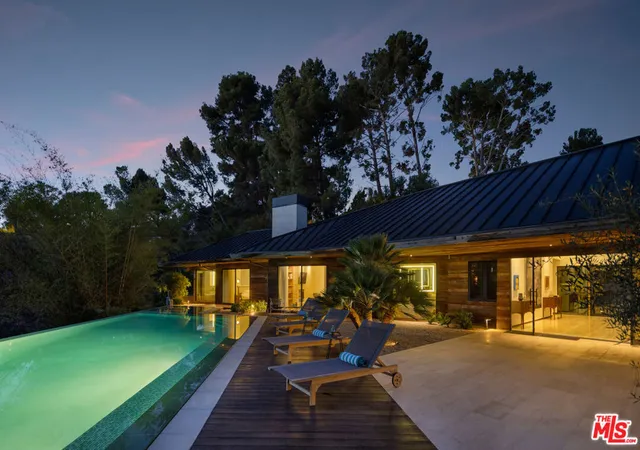 Photo 2 of Mansion for sale at 1120 El Retiro Way, Beverly Hills, CA 90210 | MLS# 26635669 | Listing updated on 2026-10-07