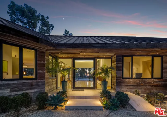 Photo 3 of Mansion for sale at 1120 El Retiro Way, Beverly Hills, CA 90210 | MLS# 26635669 | Listing updated on 2026-10-07