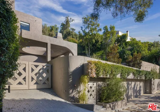 3rd image of 11968 Brentridge Dr, Los Angeles, CA 90049 | MLS# 26632743