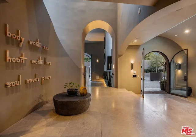 5th image of 11968 Brentridge Dr, Los Angeles, CA 90049 | MLS# 26632743