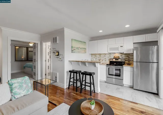 1st image of 1 Embarcadero W #164, Oakland, CA 94607 | MLS# 41120625