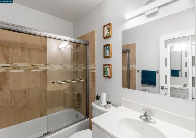 2nd image of 1 Embarcadero W #164, Oakland, CA 94607 | MLS# 41120625