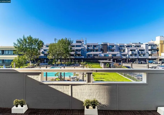 3rd image of 1 Embarcadero W, Oakland, CA 94607