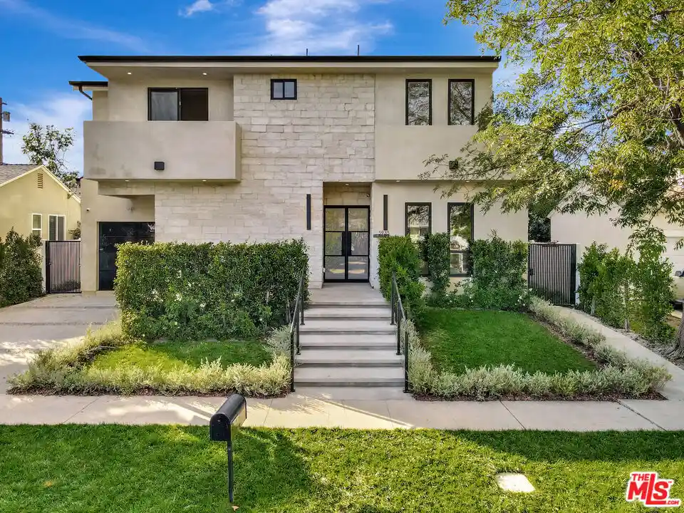 Photo 1 of Sale Pending at 5935 Yarmouth Ave, Encino, CA 91316 | MLS# 26636595 | Listing updated on 2026-03-09