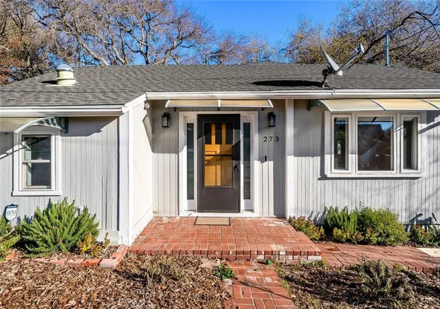Photo 1 of Sale Pending at 273 Pacific Ave, Paso Robles, CA 93446 | MLS# SC25258364 | Listing updated on 2026-03-24