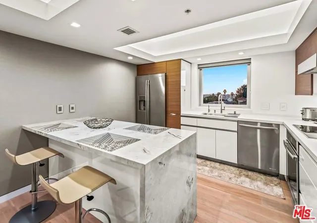 2nd image of 13700 Marina Pointe Dr #617, Marina Del Rey, CA 90292 | MLS# 26634283