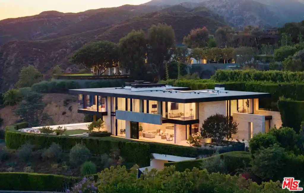 Photo 1 of Mansion for sale at 1601 Casale Rd, Pacific Palisades, CA 90272 | MLS# 26632973 | Listing updated on 2026-08-11