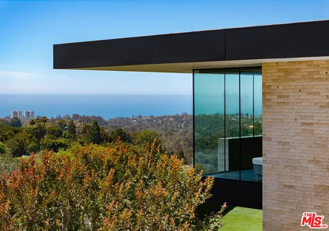 2nd image of 1601 Casale Rd, Pacific Palisades, CA 90272 | MLS# 26632973