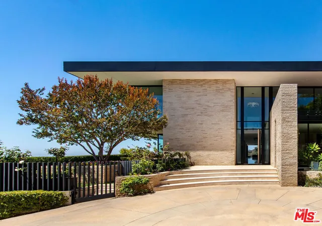3rd image of 1601 Casale Rd, Pacific Palisades, CA 90272 | MLS# 26632973