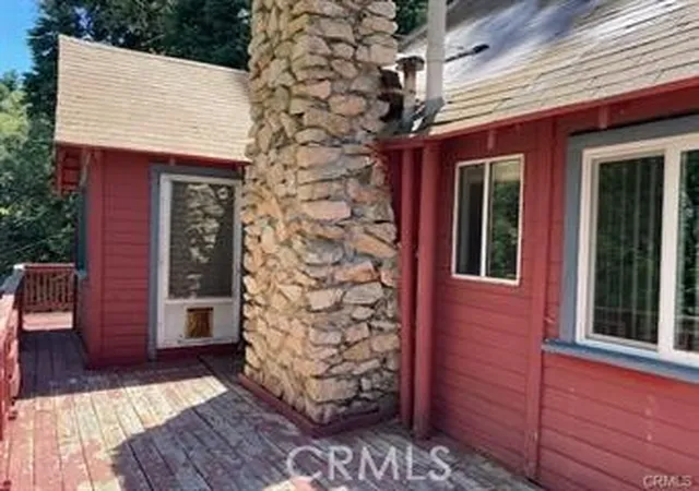 Photo 1 of Sale Pending at 544 Community Dr, Lake Arrowhead, CA 92352 | MLS# IG26007880 | Listing updated on 2026-09-30
