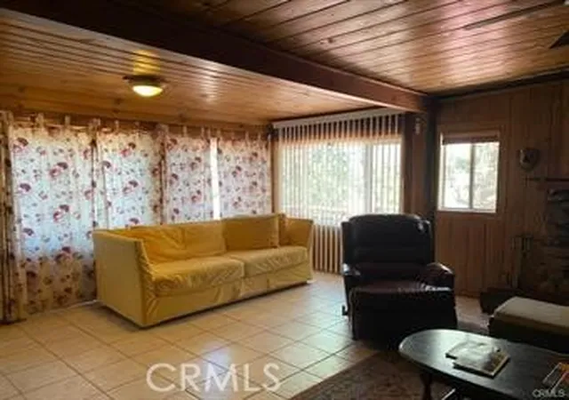 Photo 2 of Sale Pending at 544 Community Dr, Lake Arrowhead, CA 92352 | MLS# IG26007880 | Listing updated on 2026-09-30