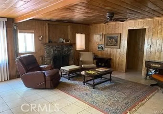 Photo 3 of Sale Pending at 544 Community Dr, Lake Arrowhead, CA 92352 | MLS# IG26007880 | Listing updated on 2026-09-30