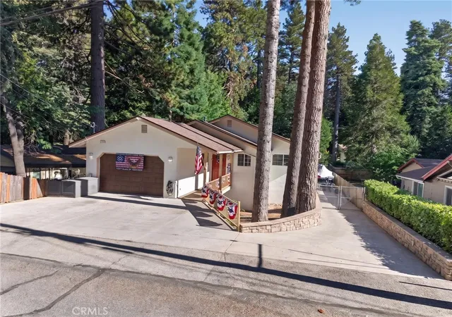 Photo 3 of Single family home for sale at 31351 Firwood Dr, Running Springs, CA 92382 | MLS# SW26007964 | Listing updated on 2026-09-18