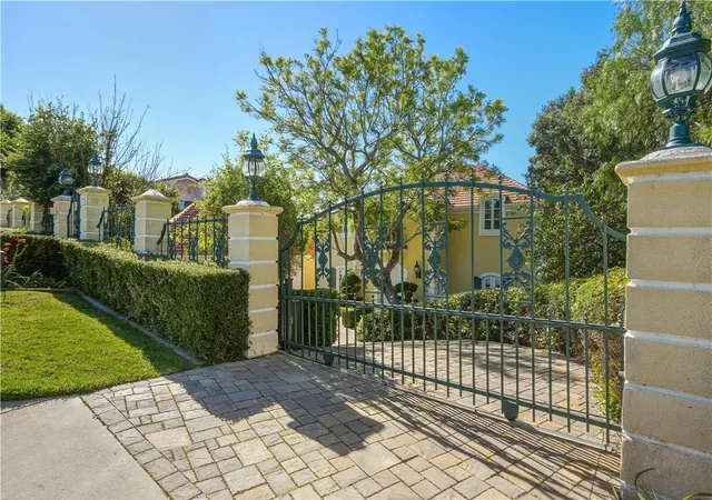 Homes for sale in Palos Verdes Estates, CA | 1413 Via Castilla, Palos Verdes Estates, CA 90274 | MLS# PV26000560