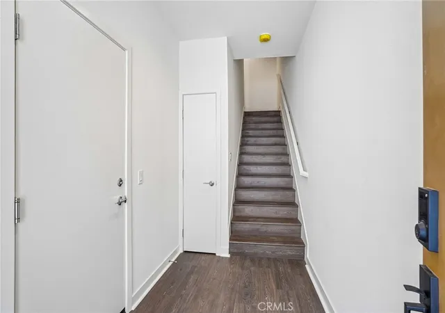2nd image of 969 W Dhalia St, Compton, CA 90220 | MLS# OC26008384