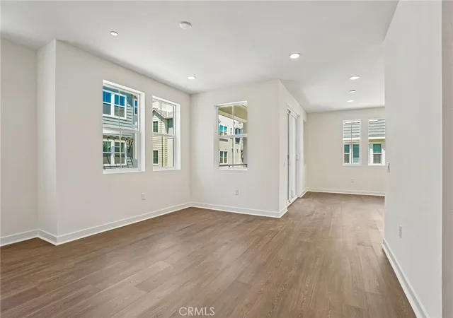 3rd image of 969 W Dhalia St, Compton, CA 90220 | MLS# OC26008384