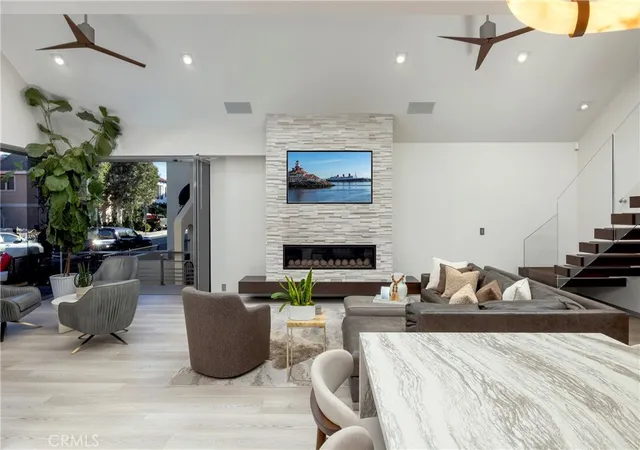 5th image of 29 W Neapolitan, Long Beach, CA 90803 | MLS# OC26005747