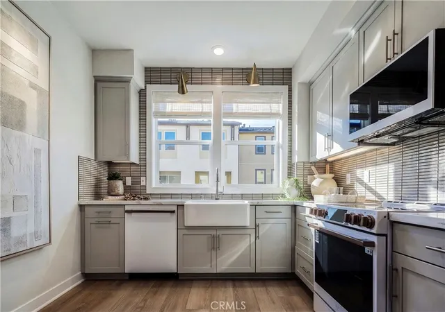 Homes for sale in Hawthorne, CA | 12720 Azure Wy #29, Hawthorne, CA 90250 | MLS# OC25279533