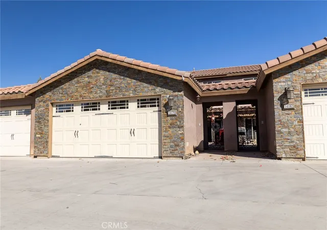Listing Photo 1 - Condo for sale in building located at 14176 Kiowa, Apple Valley, CA 92307