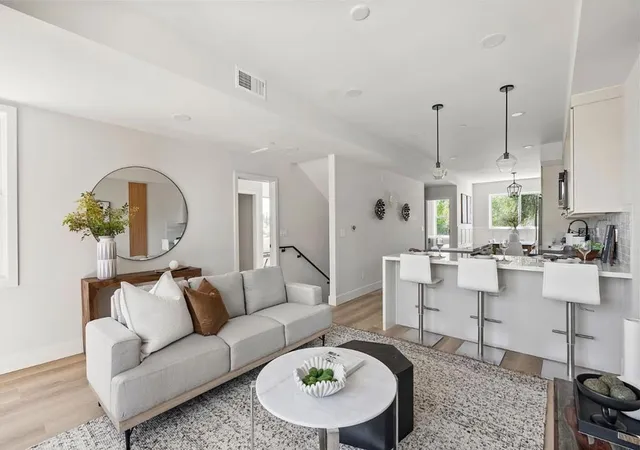Townhouse for sale at 523 Union Ave, Campbell, CA 95008 | MLS# ML82031100