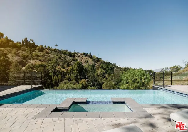 3rd image of 3820 Knobhill Dr, Sherman Oaks, CA 91423 | MLS# 26637971