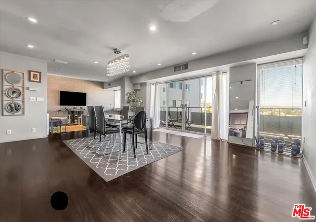 3rd image of 1155 N La Cienega Blvd, West Hollywood, CA 90069