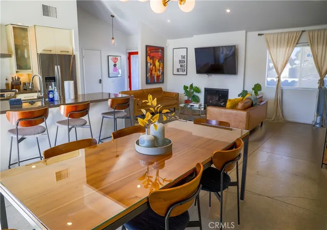 Photo 3 of Single family home for sale at 1133 E Via Escuela, Palm Springs, CA 92262 | MLS# IG26009640 | Listing updated on 2026-06-24