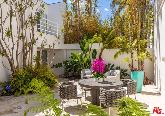 Listing Photo 4 - Condo for sale in building located at 27420 Pacific Coast Hwy, Malibu, CA 90265