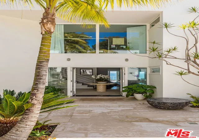 Listing Photo 5 - Condo for sale in building located at 27420 Pacific Coast Hwy, Malibu, CA 90265