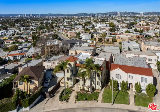Listing Photo 5 - Condo for sale in building located at 2331 Lucerne Ave, Los Angeles, CA 90016