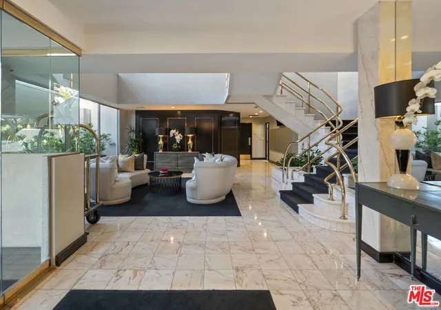 Listing Photo 5 - Condo for sale in building located at 1131 Alta Loma Rd, West Hollywood, CA 90069 - Unit #412