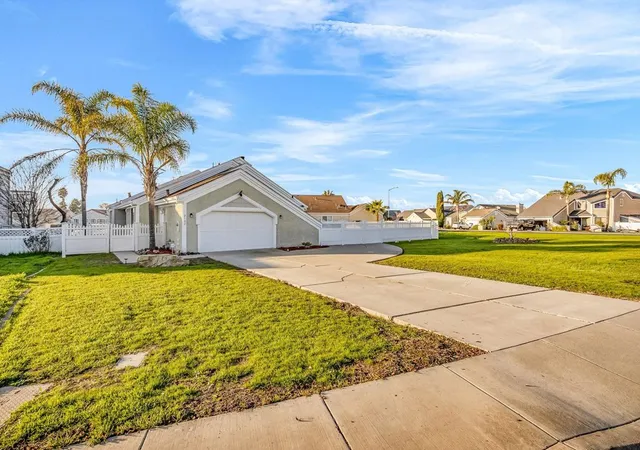Photo 3 of Single family home for sale at 2102 Portside Ct, Discovery Bay, CA 94505 | MLS# 41120992 | Listing updated on 2026-07-04