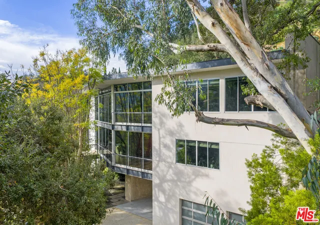 2nd image of 2207 Bowmont Dr, Beverly Hills, CA 90210 | MLS# 26638645