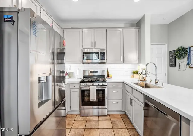 2nd image of 902 Paseo Brisas Lindas, Oxnard, CA 93030 | MLS# V1-34135