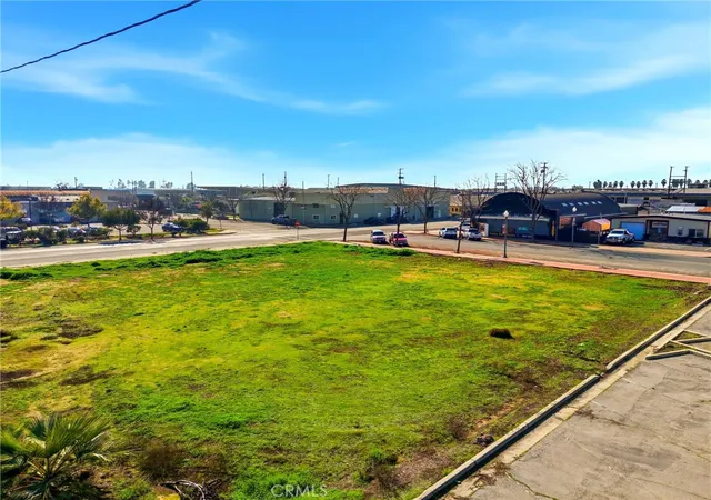 10th image of 190 S Elmwood Ave, Lindsay, CA 93247 | MLS# PI26009965