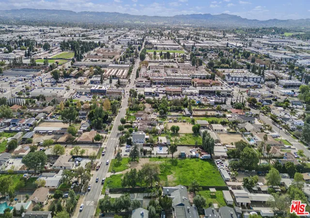 10th image of 10425 Independence Ave, Chatsworth, CA 91311 | MLS# 26638867